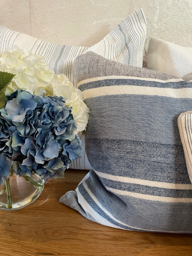 COJIN LIMA AZUL CON GRIS