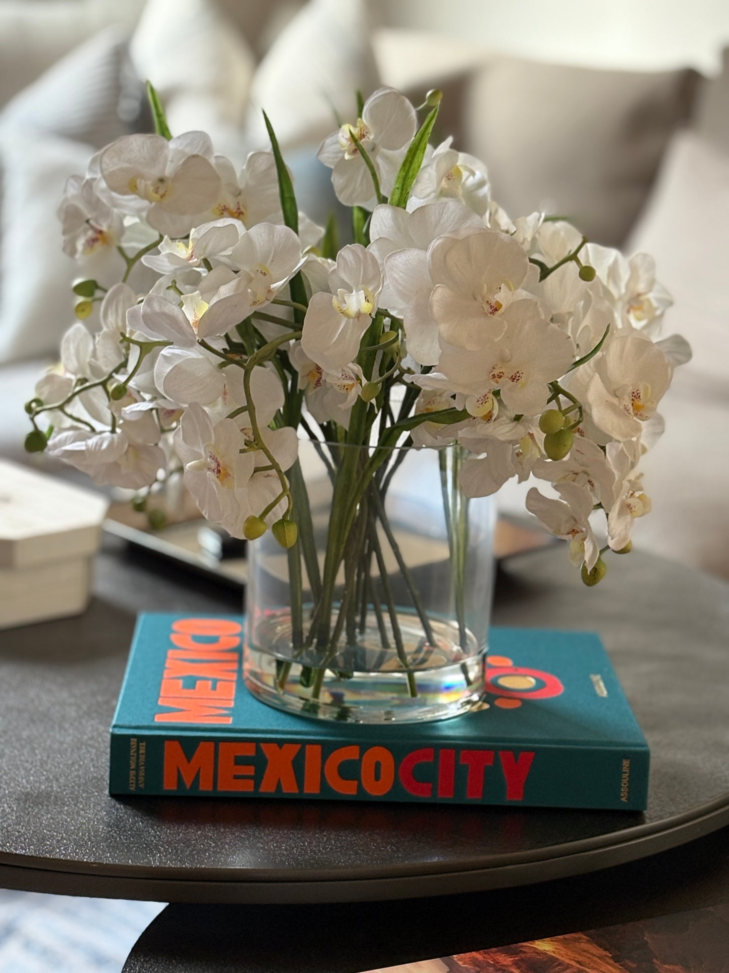 ARREGLO DE ORQUIDEAS DE SEDA