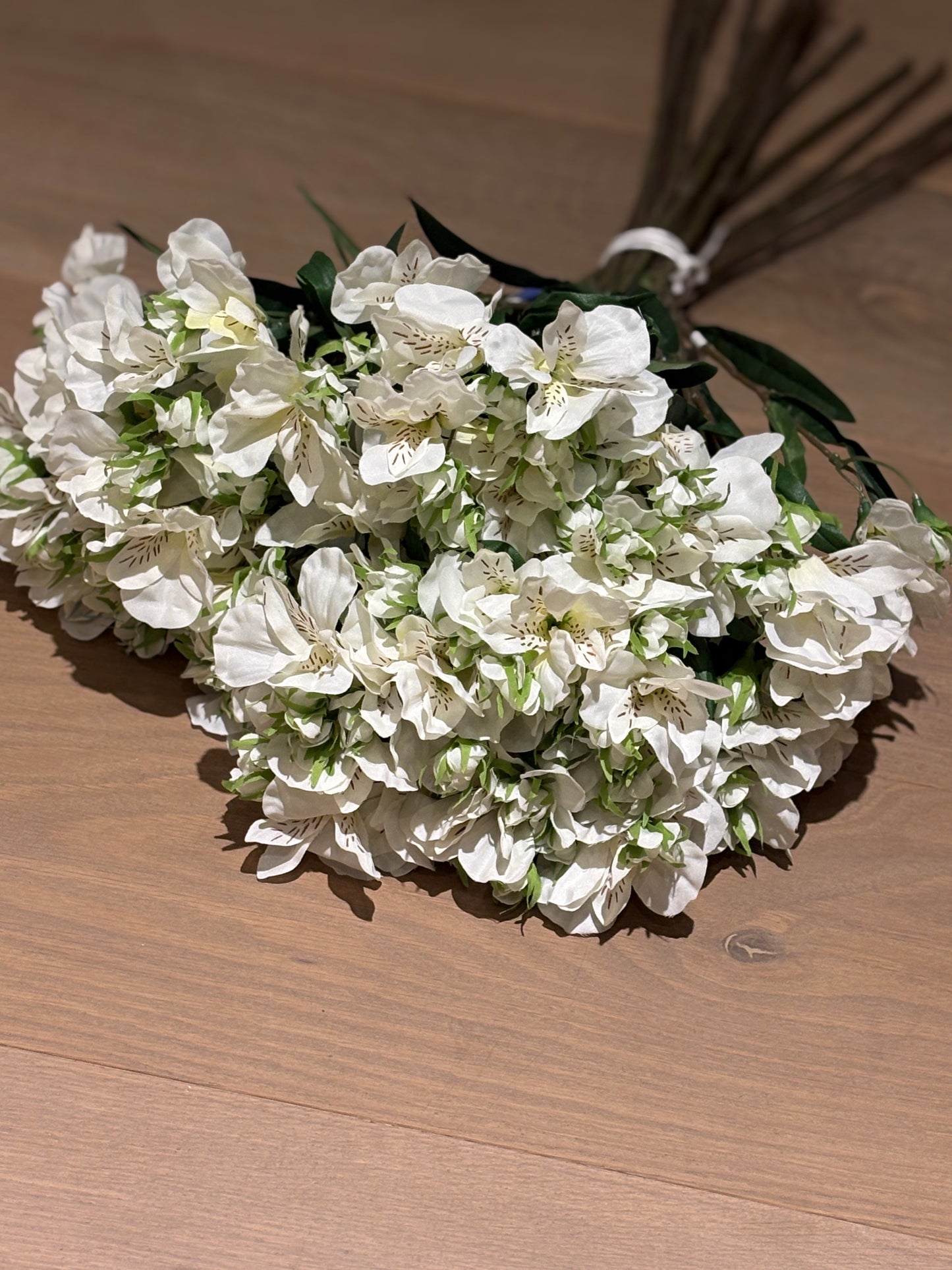 TALLO DE ASTROMELIA BLANCA